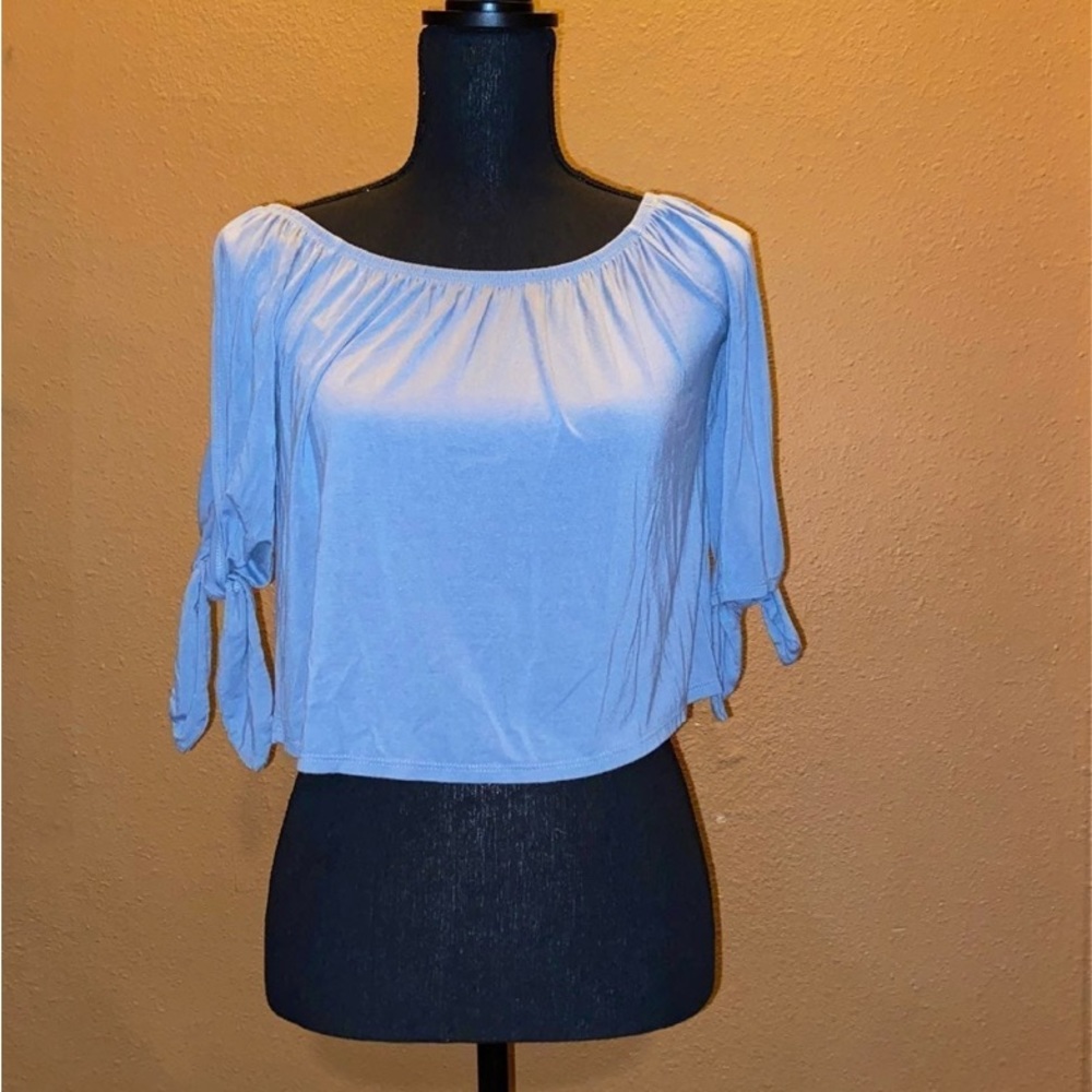 Sky & Sparrow cold shoulder top, size xs